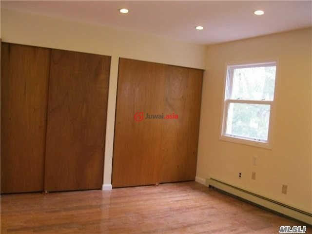 美国纽约州罗斯林高地3卧4卫的房产USD 809