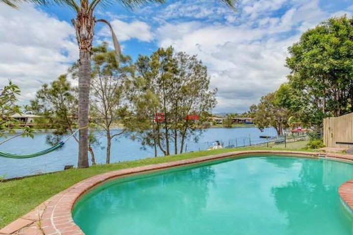 澳大利亚昆士兰varsity lakes3卧2卫的房产