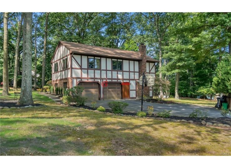 美国纽约州艾尔蒙特5卧3卫的房产